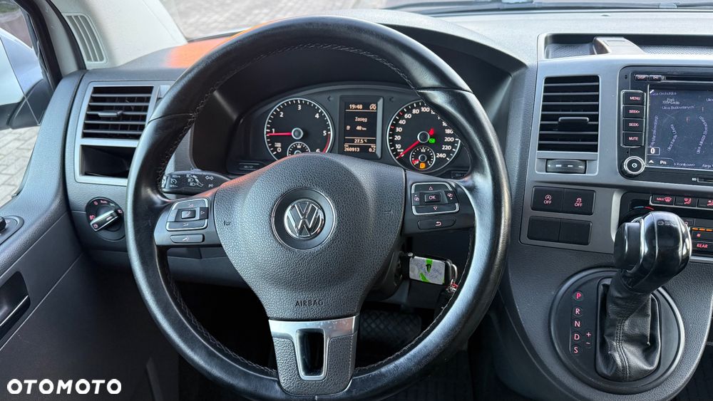 Volkswagen Caravelle - 18