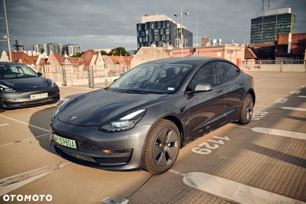 Tesla Model 3 - 7
