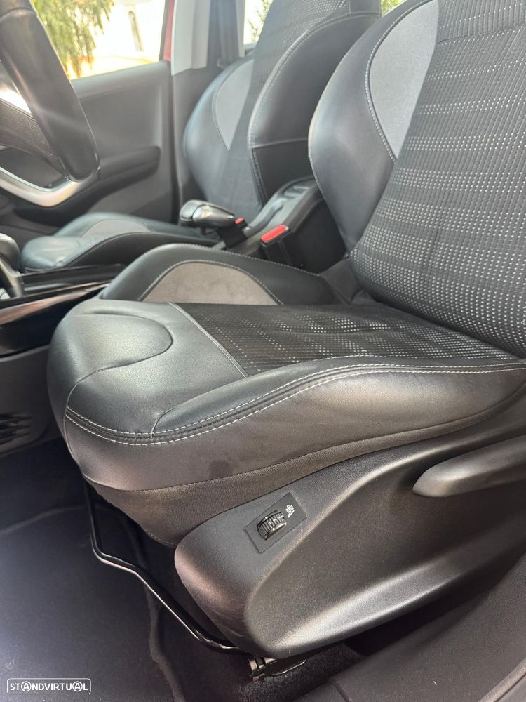 Peugeot 2008 PureTech 110 Stop&Start EAT6 Allure - 12