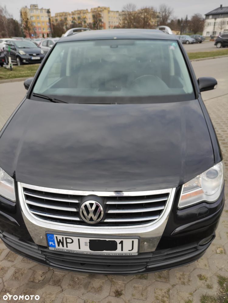 Volkswagen Touran - 1