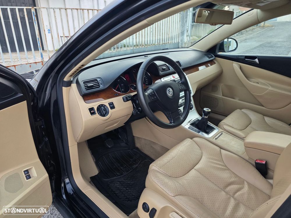 VW Passat Variant 2.0 TDI Confortline - 19