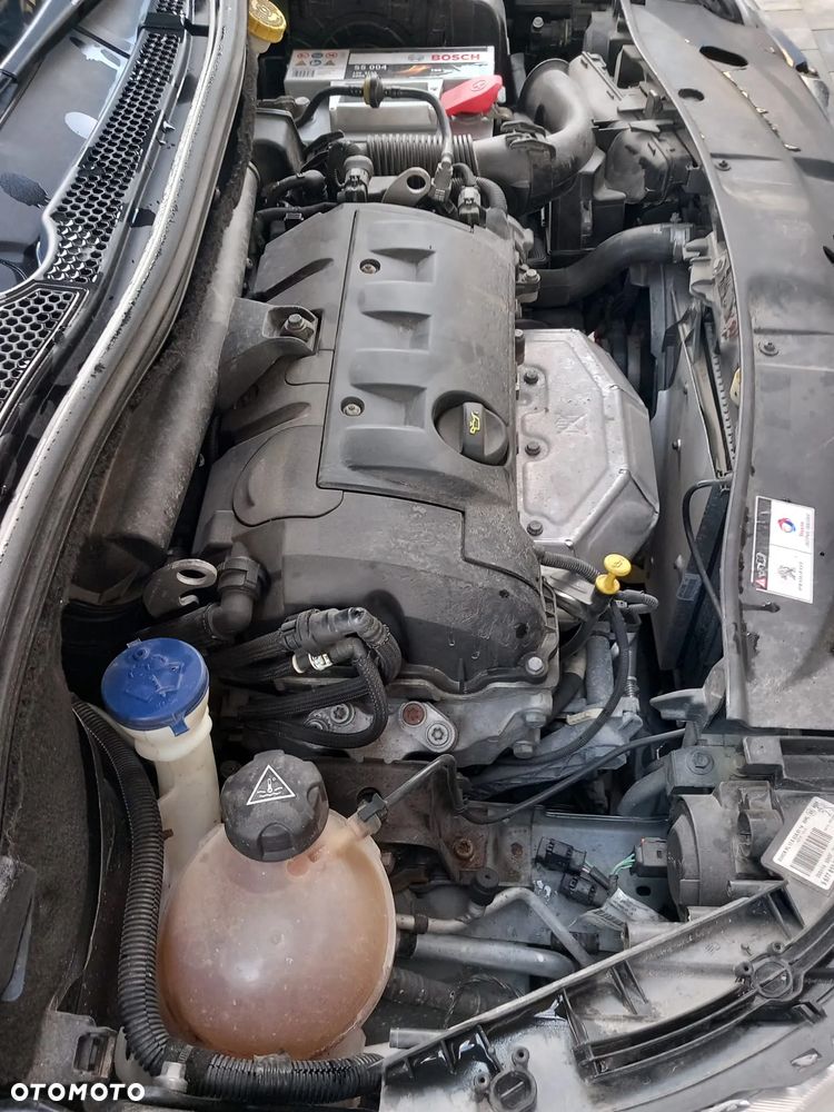 Peugeot 2008 120 VTI Automatik Active - 16