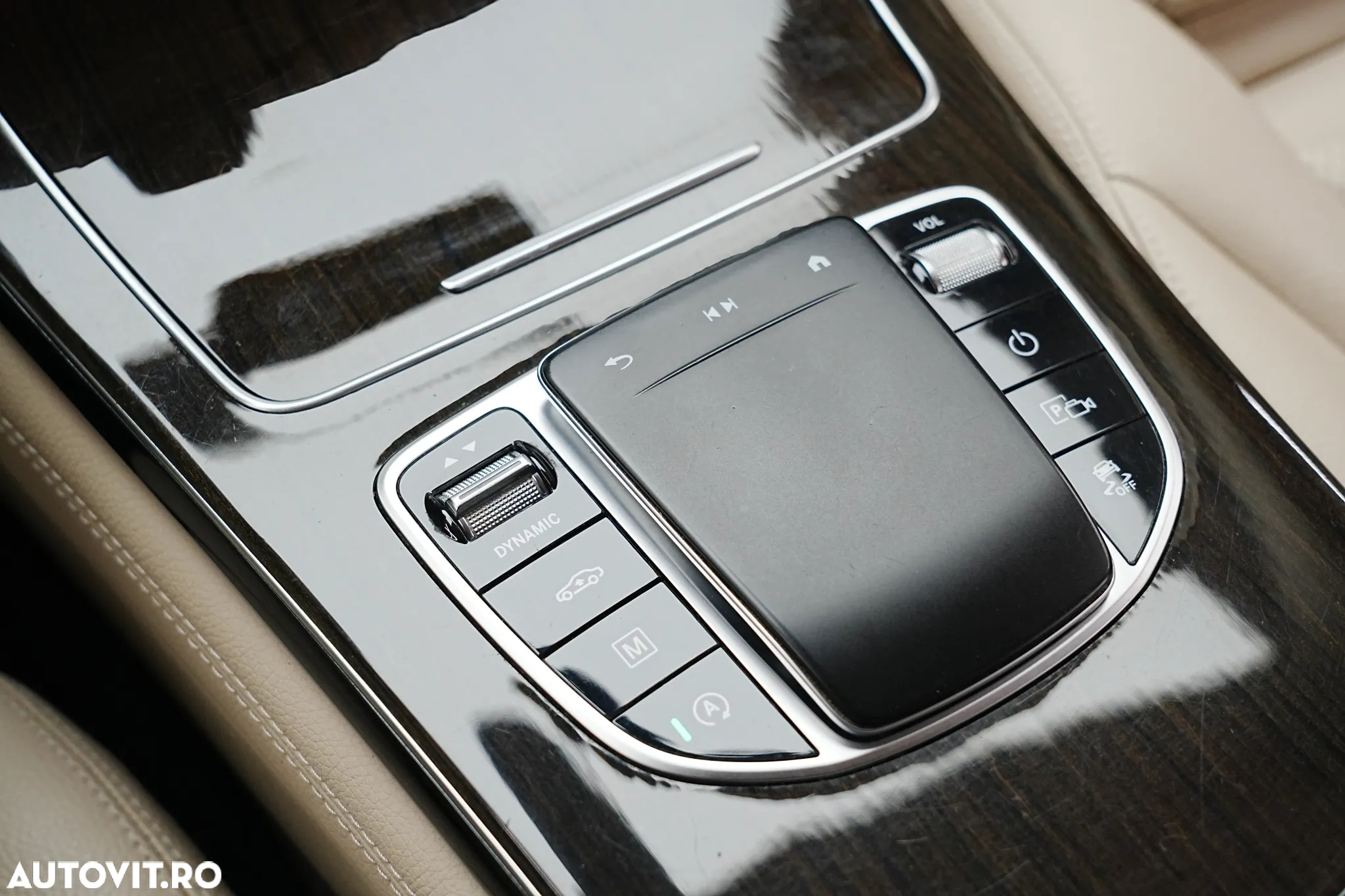 Mercedes-Benz GLC 200 4Matic 9G-TRONIC AMG Line - 33