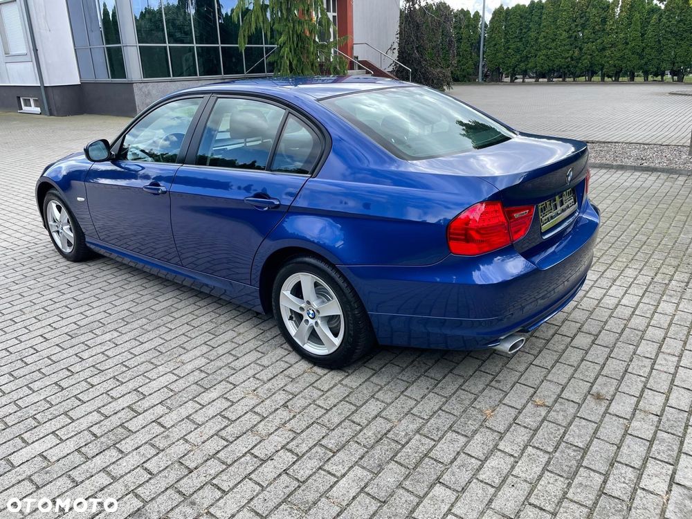 BMW Seria 3 318i - 11