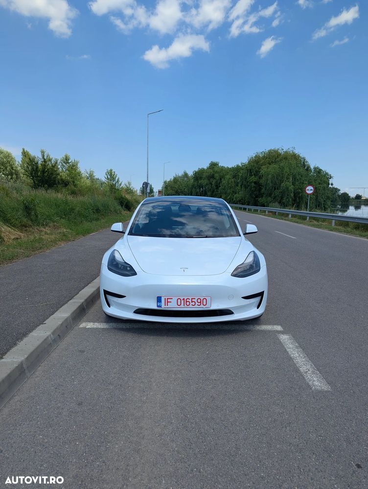 TESLA Model 3 2022 — imagine 2