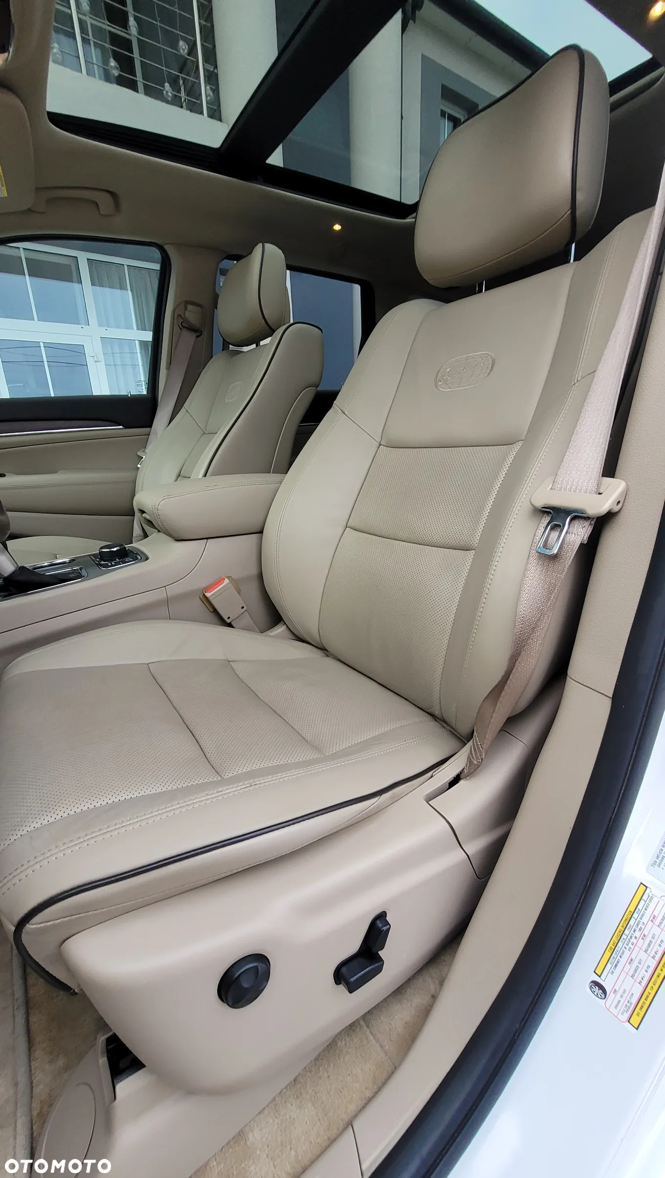 Jeep Grand Cherokee 5.7 V8 HEMI Overland - 13