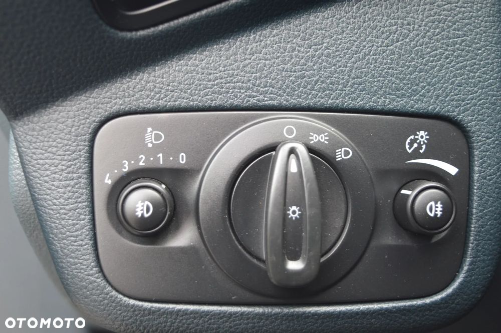 Ford C-MAX 1.0 EcoBoost Start-Stopp-System Champions Edition - 25