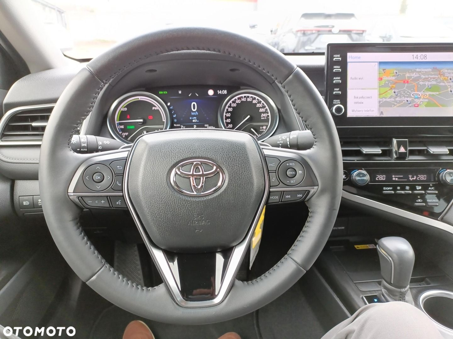 Toyota Camry - 18