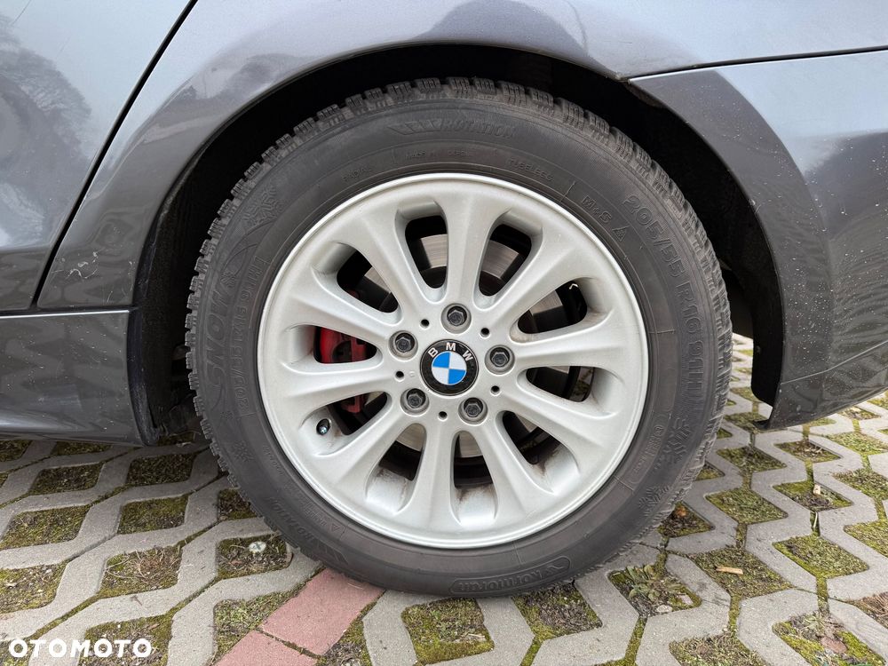 BMW Seria 1 120d - 32