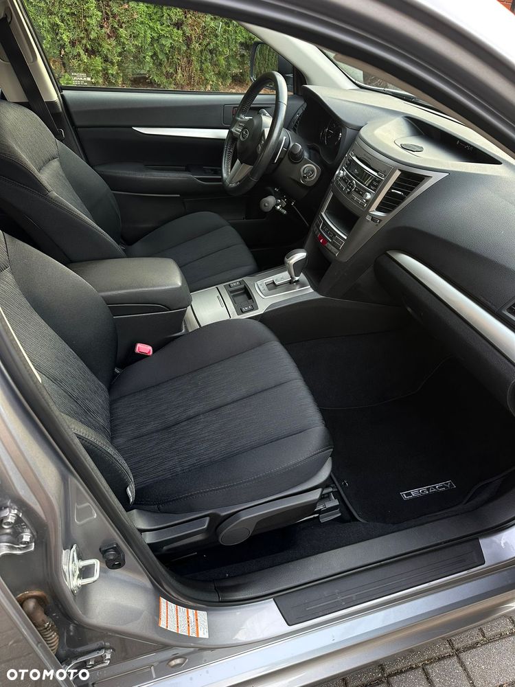 Subaru Legacy - 26
