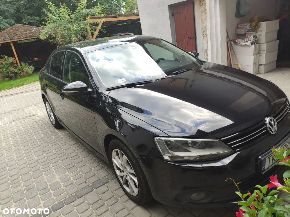 Volkswagen Jetta 1.6 TDI Comfortline - 1
