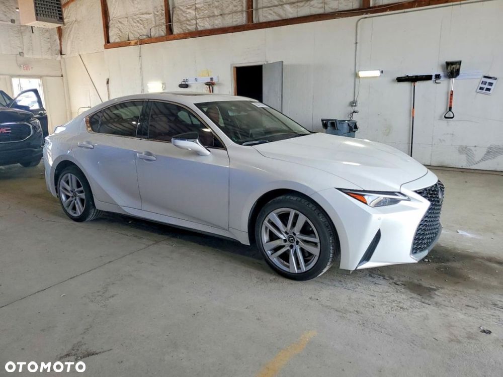 Lexus IS - 3