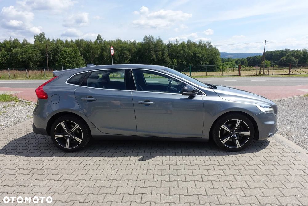 Volvo V40 T3 Drive-E R-Design Kinetic - 4