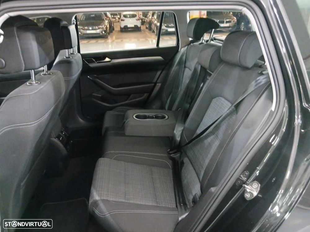 VW Passat Variant 2.0 TDi Business DSG - 7