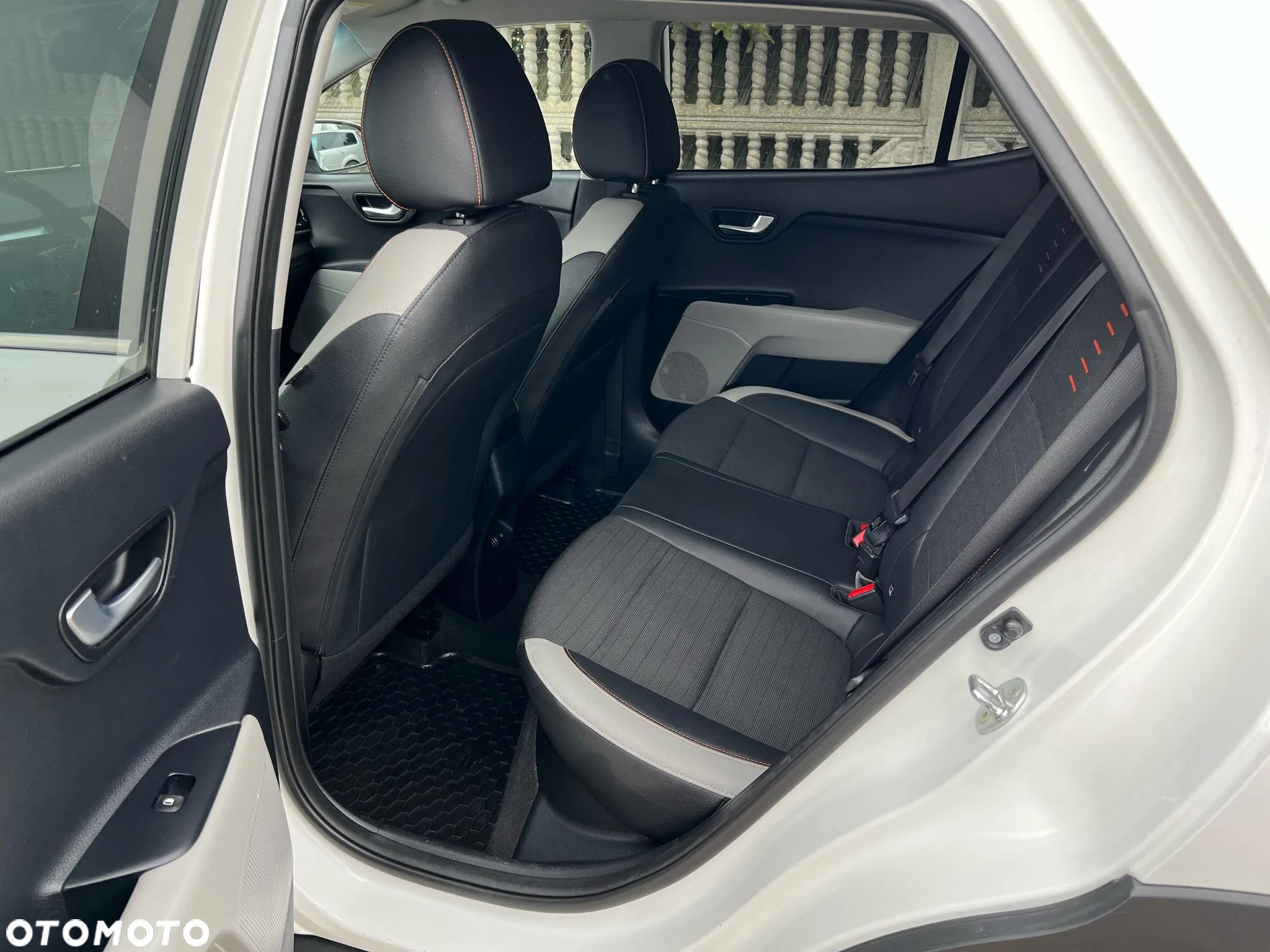 Kia Stonic 1.6 CRDi SCR L - 22