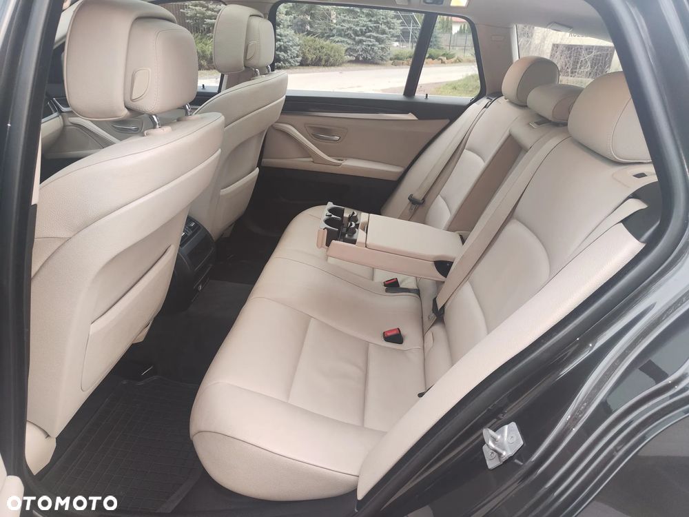 BMW Seria 5 520d Luxury Line - 11