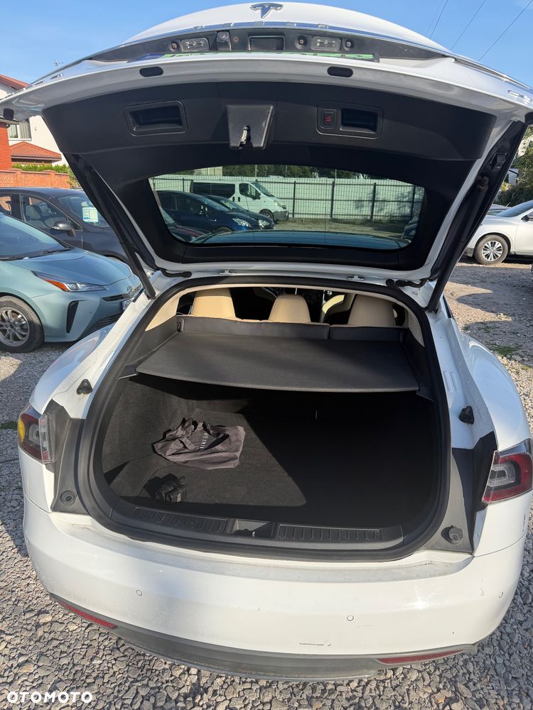 Tesla Model S Long Range Plus - 8