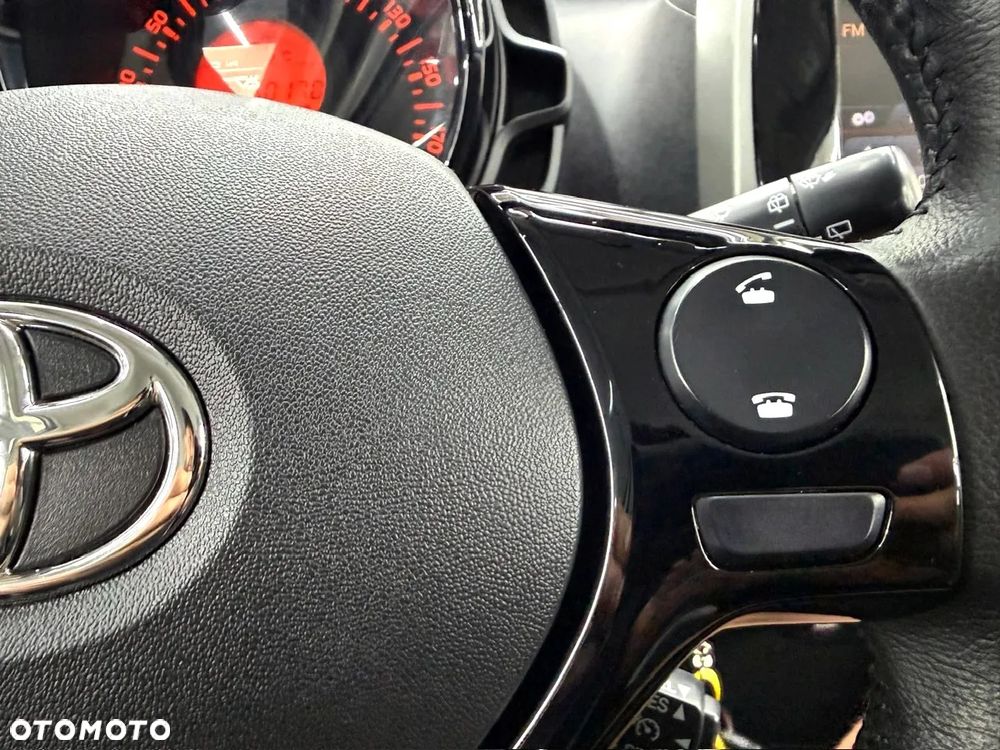 Toyota Aygo x-play touch - 16