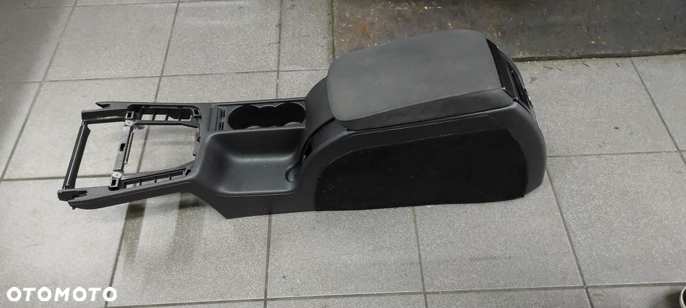 Tunel środkowy Skoda SuperB II KOMPLETNY SPRAWNY - 5