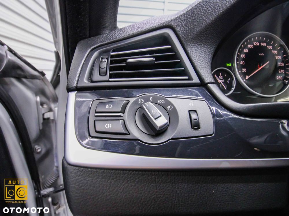 BMW Seria 5 520d Touring Sport-Aut - 28