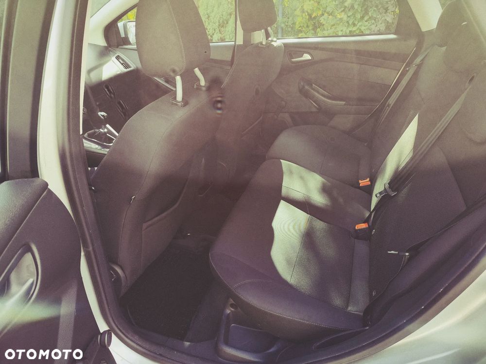 Ford Focus 1.5 TDCi SYNC Edition - 16