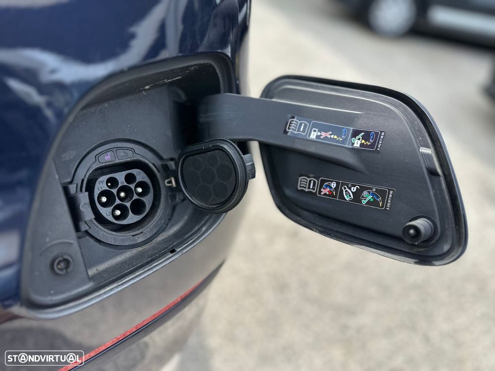 Mercedes-Benz GLC 300 de Coupe 4Matic 9G-TRONIC AMG Line - 24