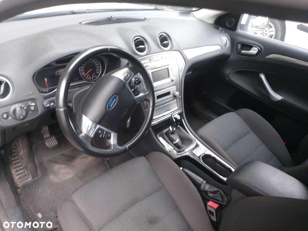 Ford Mondeo 2.0 TDCi Ambiente - 4