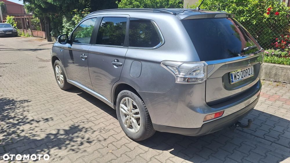 Mitsubishi Outlander - 3