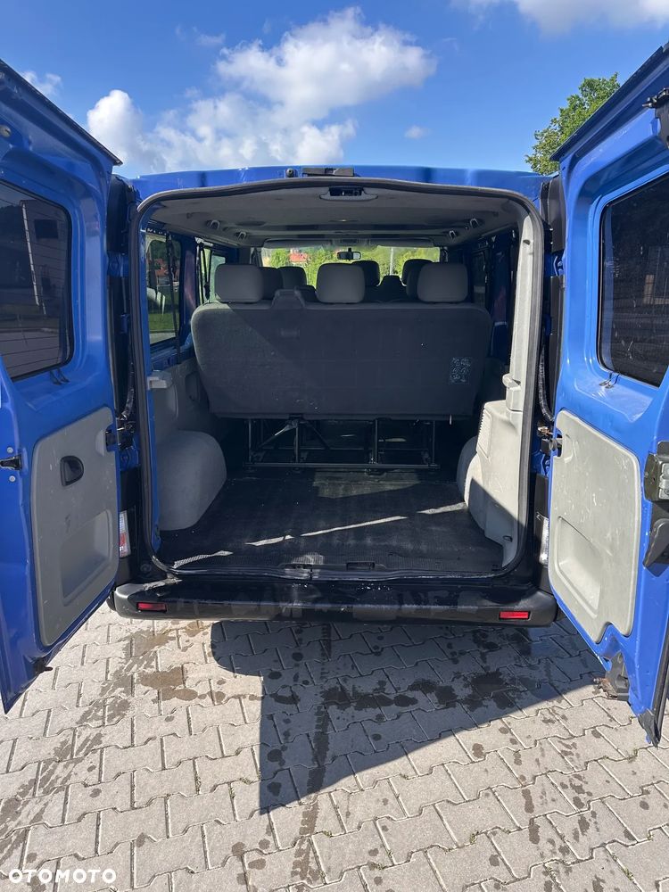 Renault Trafic Passenger - 9