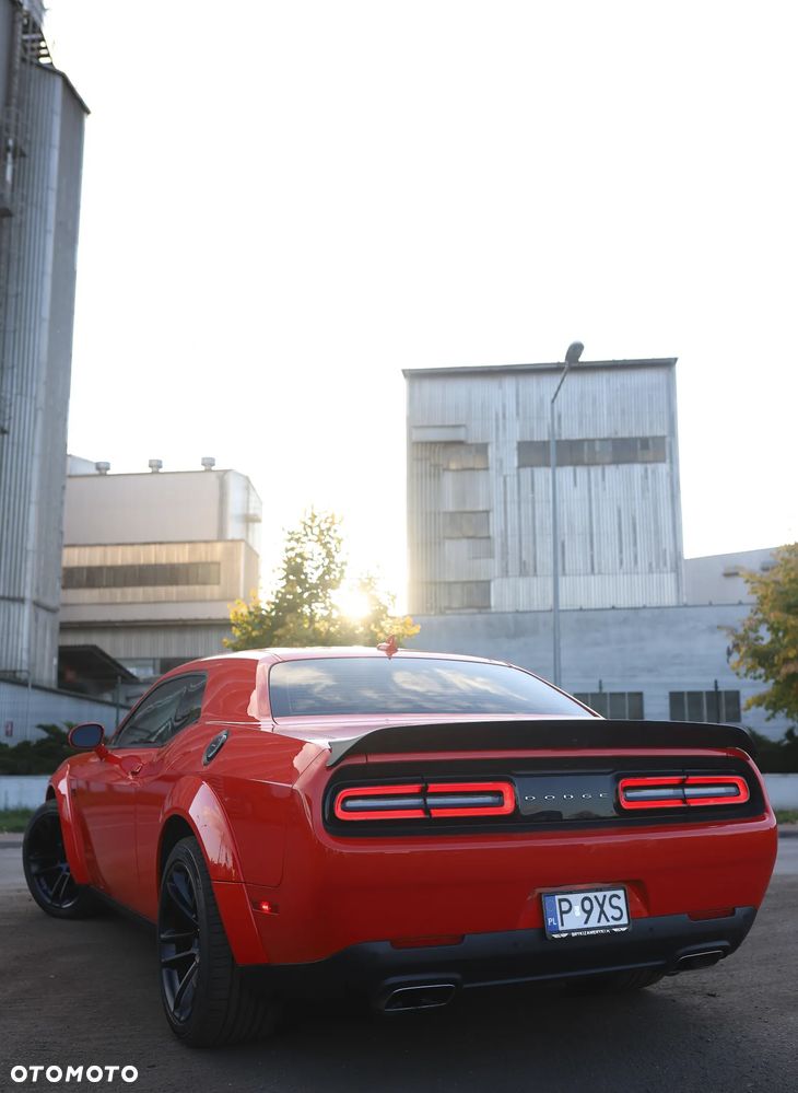 Dodge Challenger 6.4 Scat Pack - 13