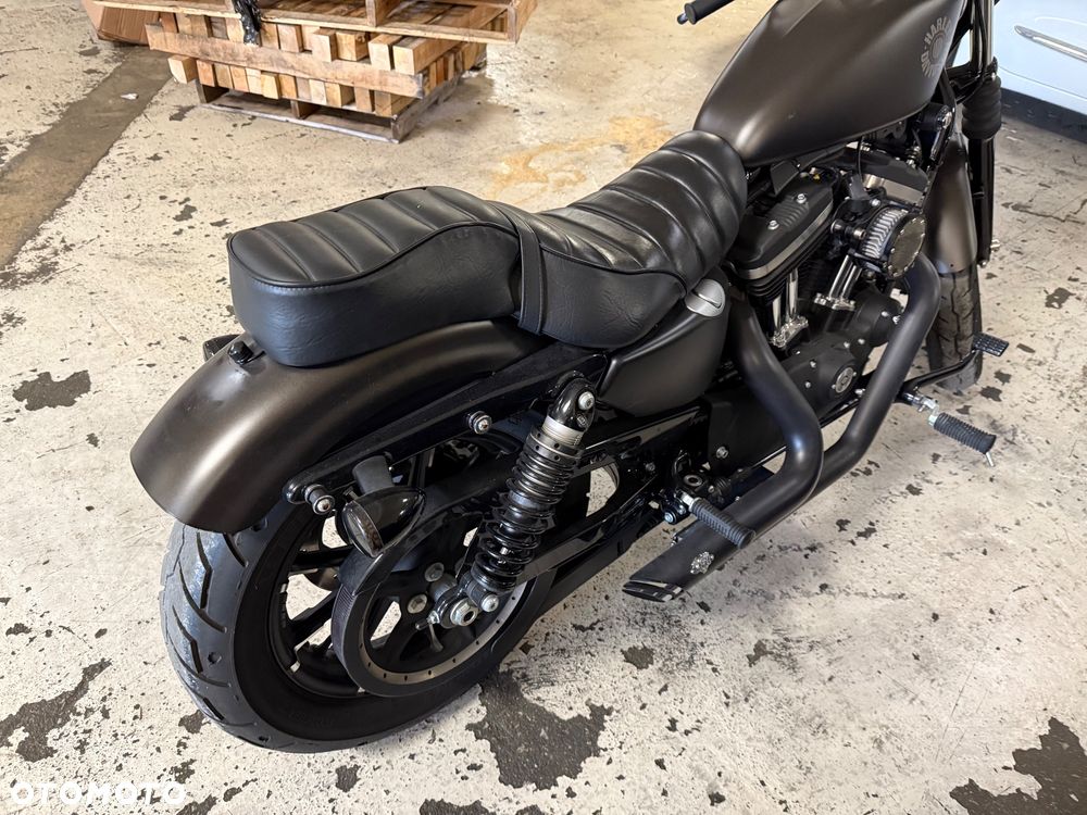 Harley-Davidson Sportster Iron 883 - 3
