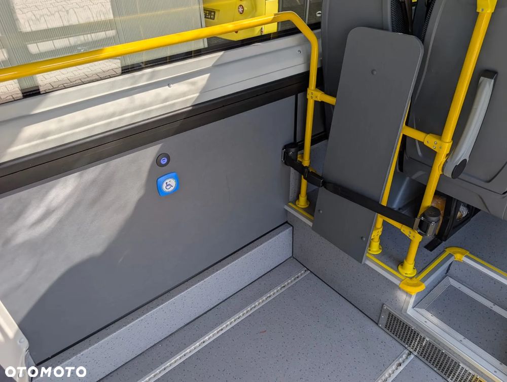 Mercedes-Benz Sprinter 517 - 23