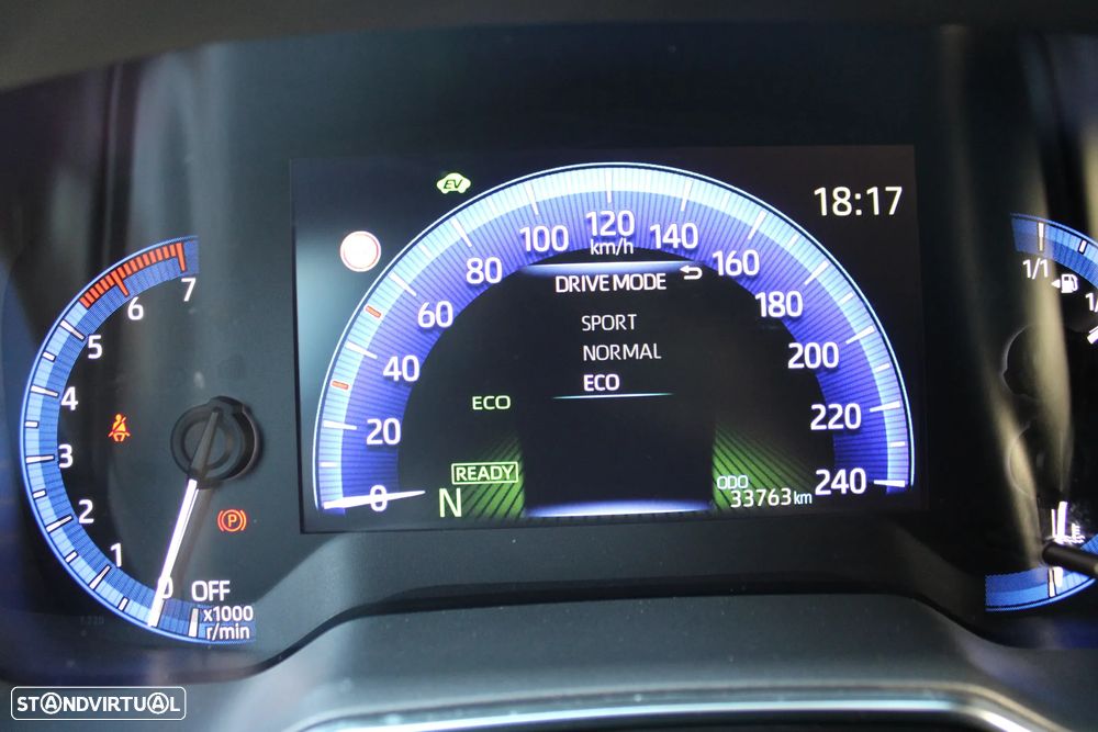 Toyota Corolla 1.8 Hybrid Exclusive - 26