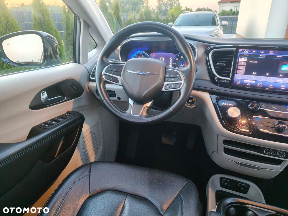 Chrysler Pacifica - 29