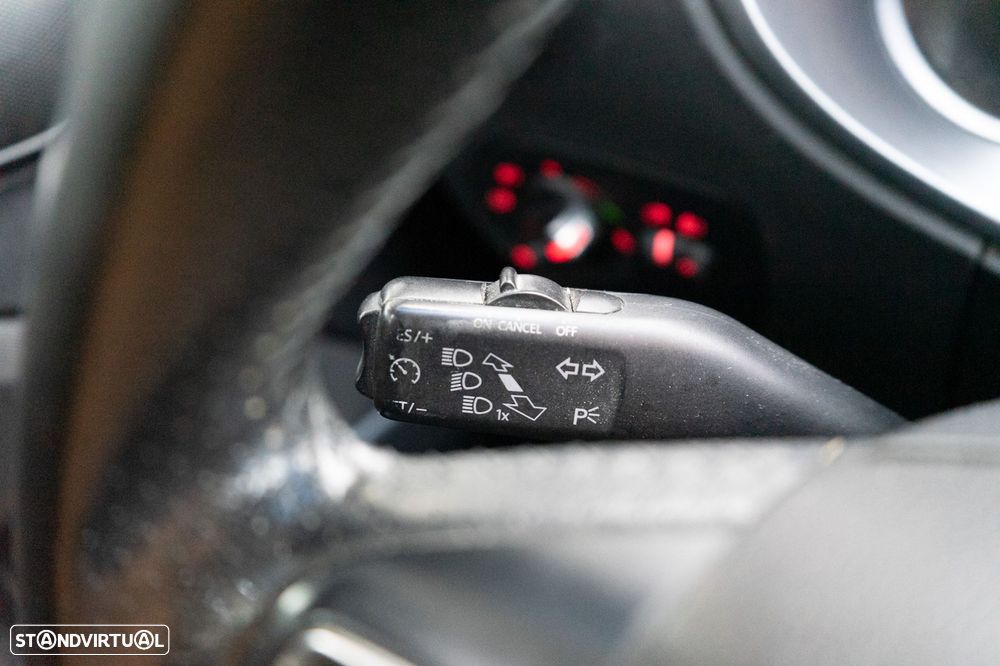 SEAT Leon 1.6 TDI DPF Ecomotive Sport - 33