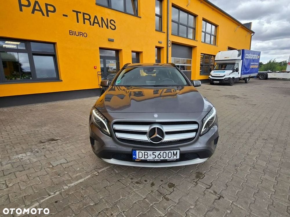 Mercedes-Benz GLA - 2
