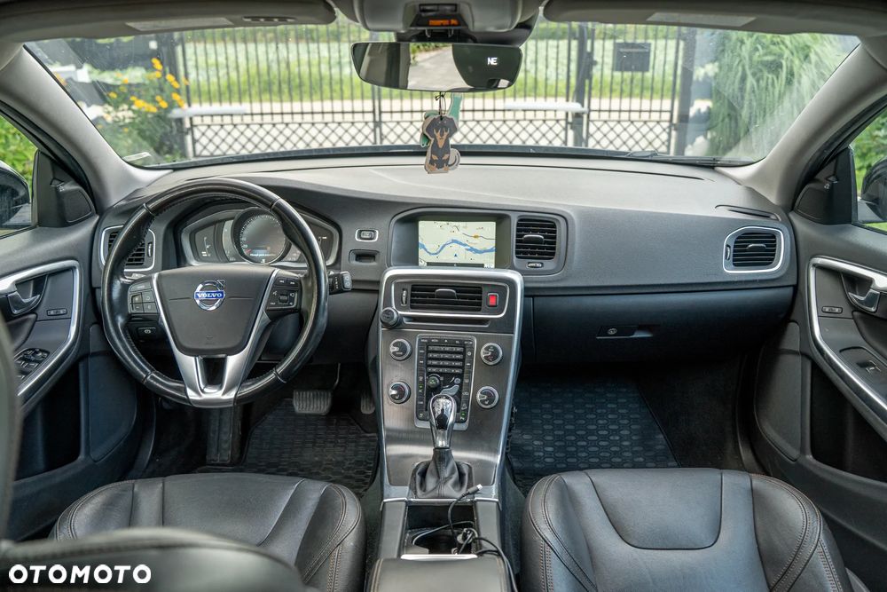 Volvo V60 Cross Country - 15