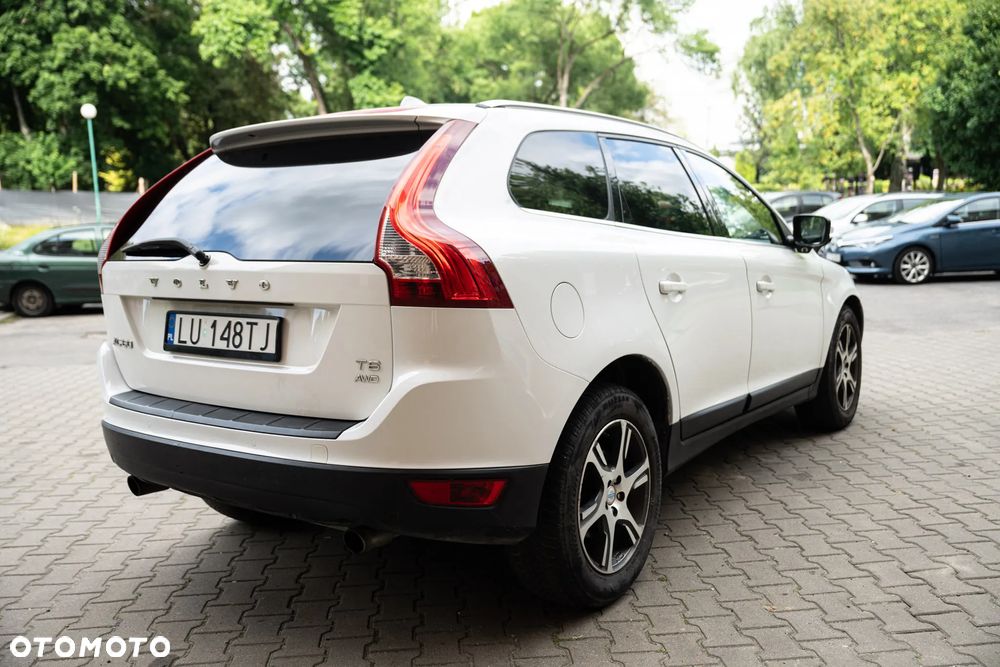 Volvo XC 60 T6 AWD Momentum - 5