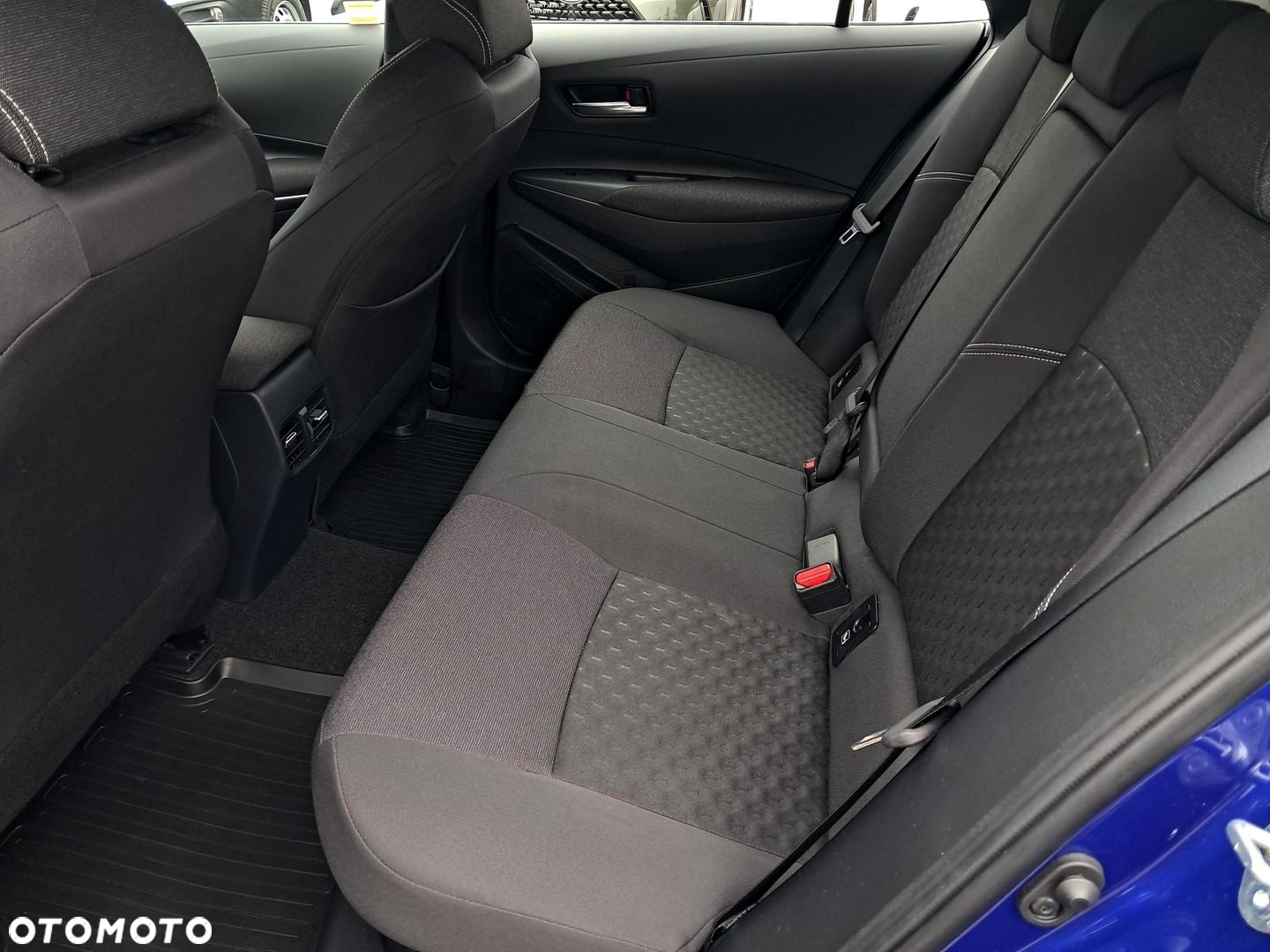 Toyota Corolla - 13