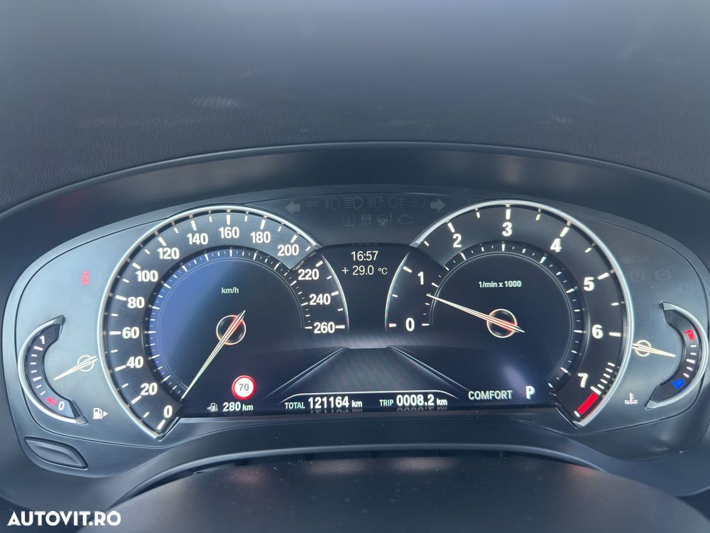 BMW Seria 5 530i Aut. Sport Line - 9