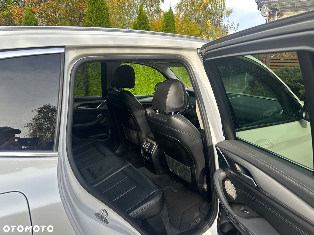 BMW X3 xDrive20d Luxury Line - 16