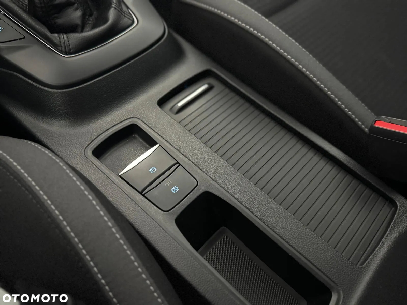 Ford Focus 1.0 EcoBoost Titanium Business - 31