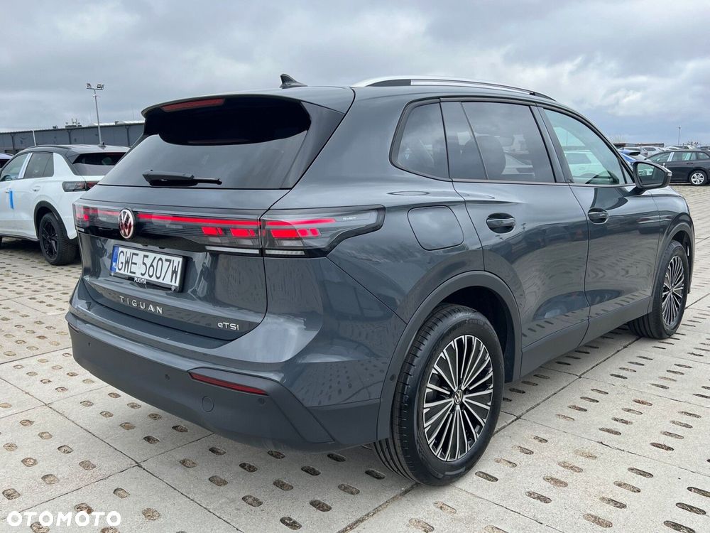 Volkswagen Tiguan - 5