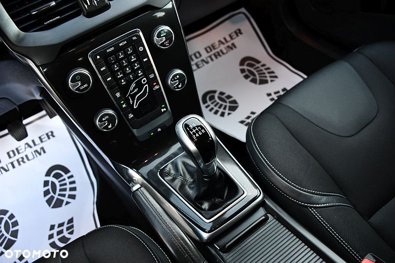 Volvo V40 T3 Drive-E Momentum - 16