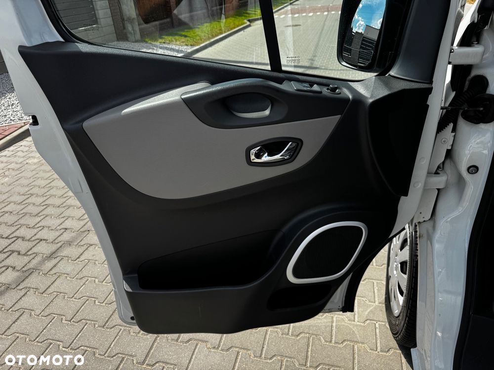Renault Trafic - 12