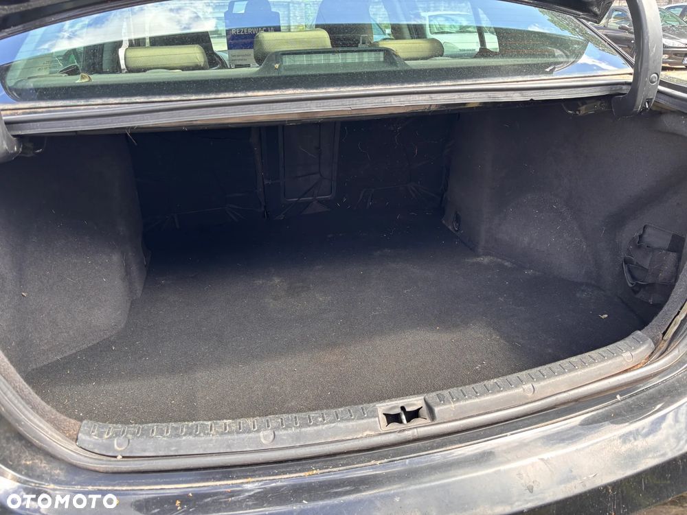 Toyota Avensis - 12