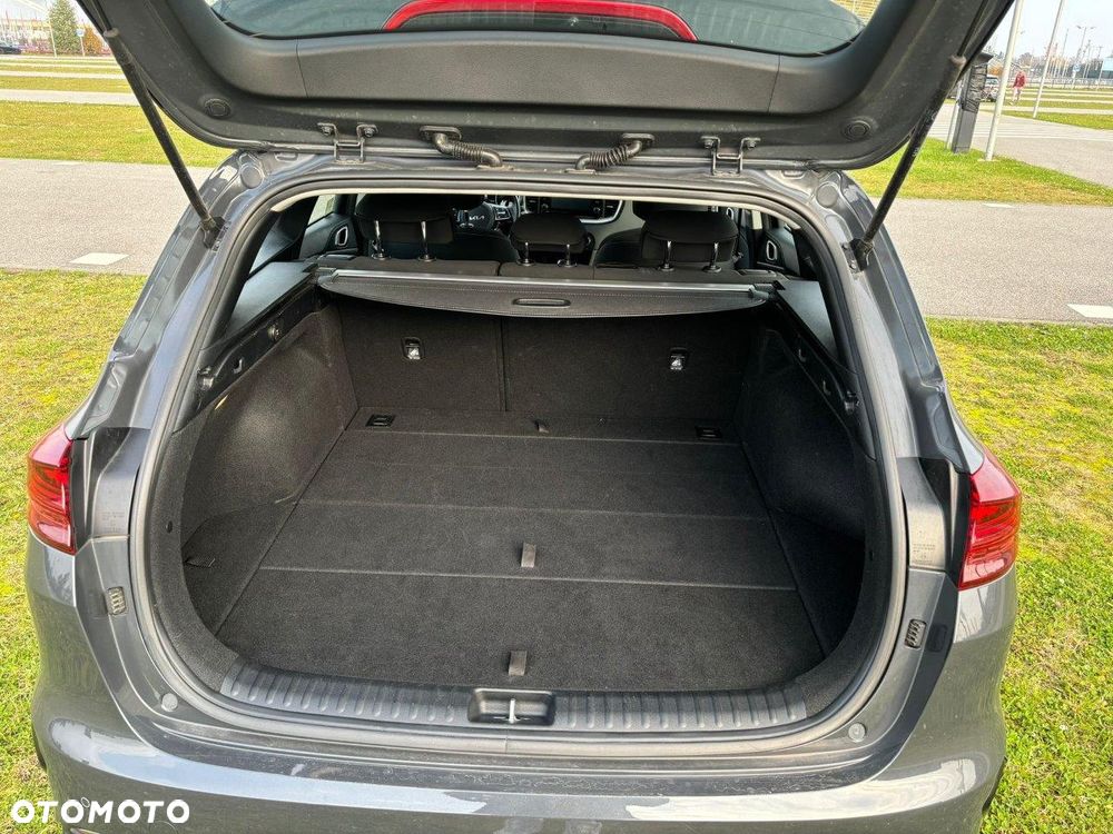 Kia Ceed 1.5 T-GDI M - 11