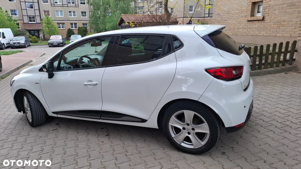 Renault Clio 1.2 16V Life - 5