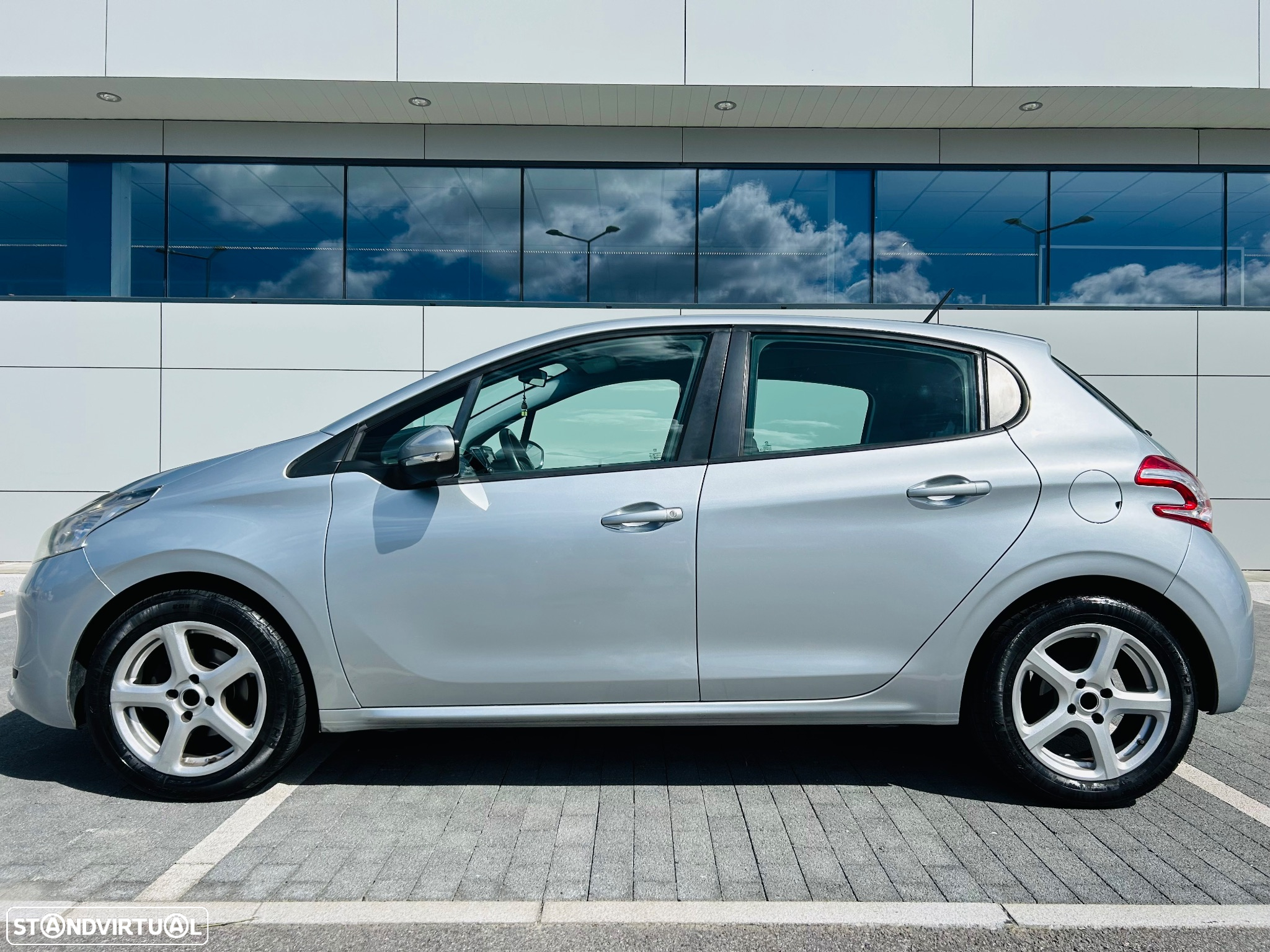 Peugeot 208 1.4 HDi Active - 11