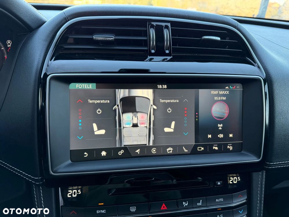 Jaguar F-Pace 3.0 V6 AWD S - 26